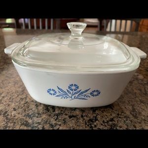 Corningware Cornflower 1 1/2 qt Casserole w/lid